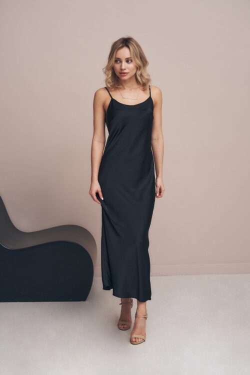 Черное шелковое платье в бельевом стиле купить онлайн